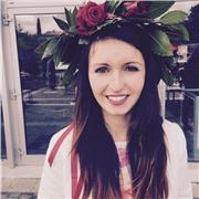 Insegnante laureata in Economia aziendale, bilingue: francese e italiano